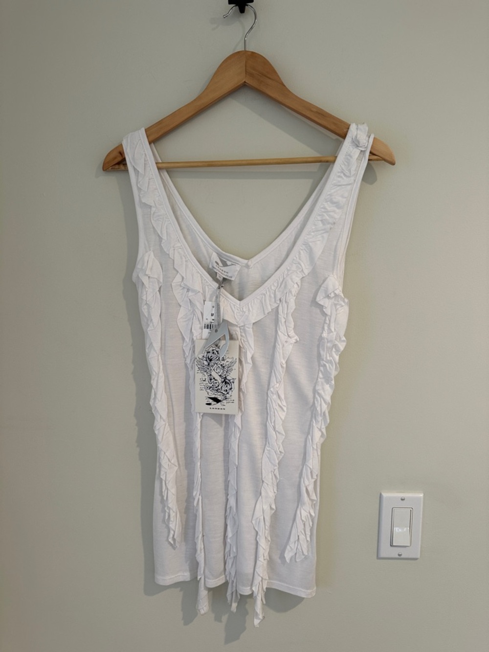 NWT Y LONDON White Ruffle Sleeveless Tank Top.